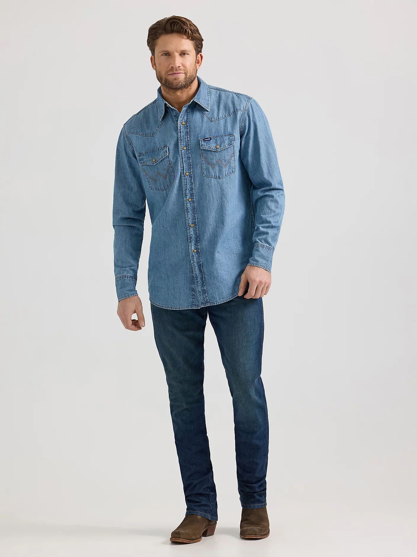 Wrangler Men's Light Wash Denim Long Sleeve Snap Western Shirt Wrangler Men's Light Wash Denim Long Sleeve Snap Western Shirt