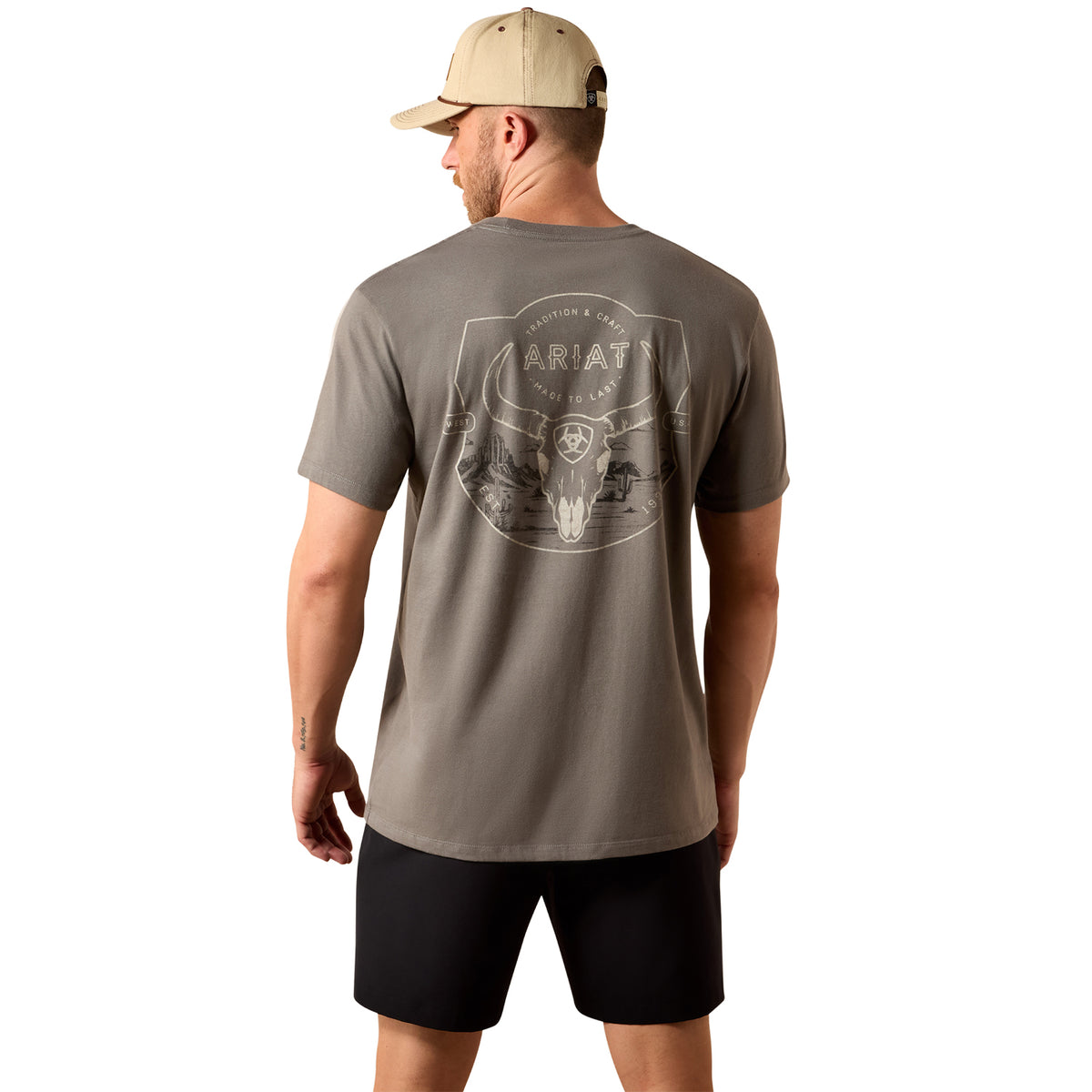 Ariat Men's Desert Badge Tradition Classic Fit T-Shirt T-Shirts Ariat