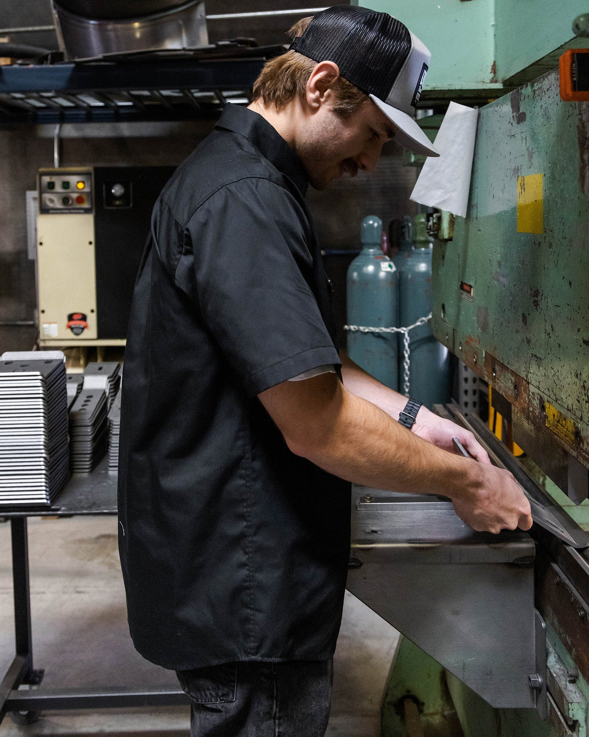 Dixxon Flannel Co. WorkForce Lightweight Button-Up Short Sleeve Work Shirt - Work World - Workwear, Work Boots, Safety Gear