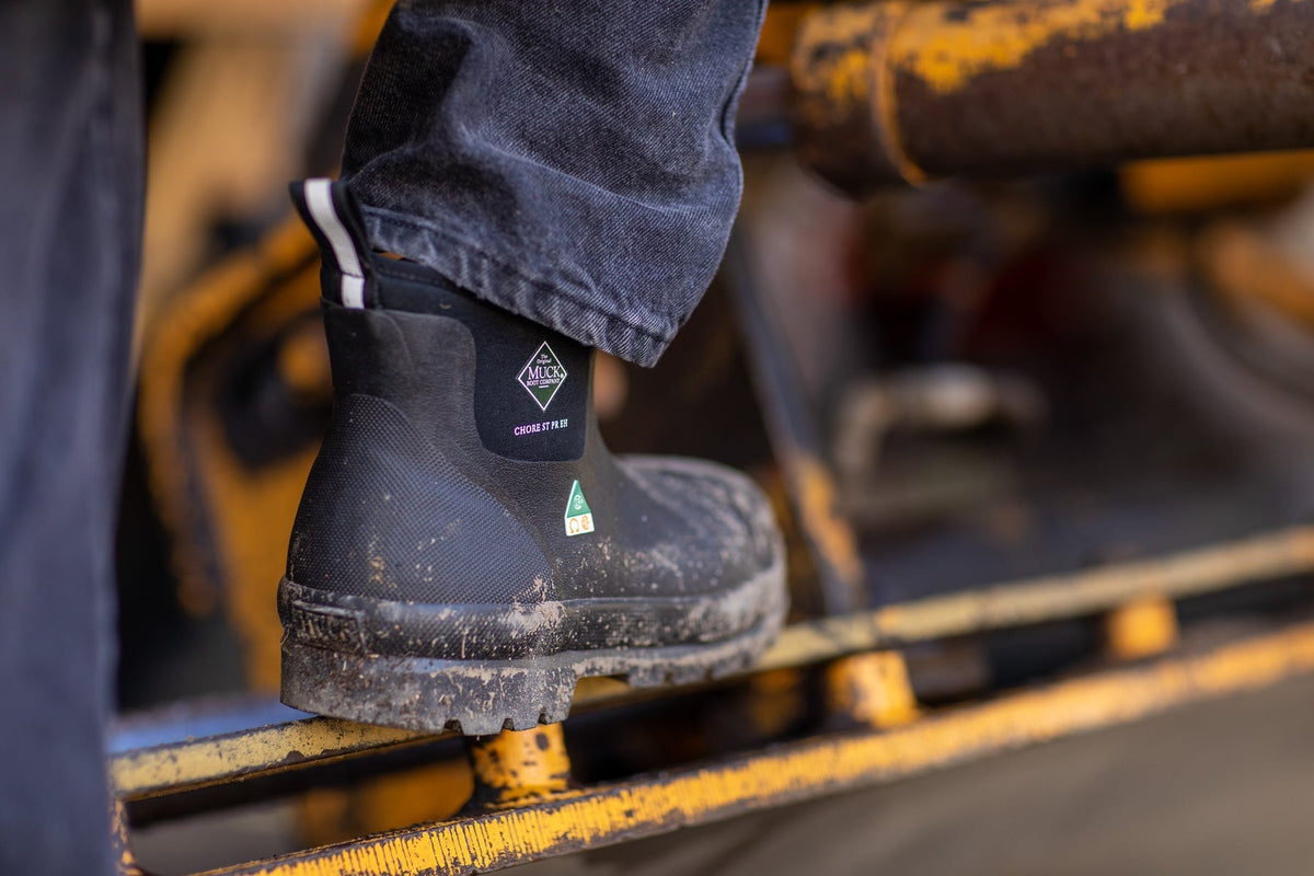 Muck Boot Men's Chore Classic Waterproof Steel Toe Chelsea Rubber Boots Muck Boot